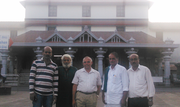 AAP Candidate M R Vasudeva meets Religious Heads to seek their Blessings before campaigning